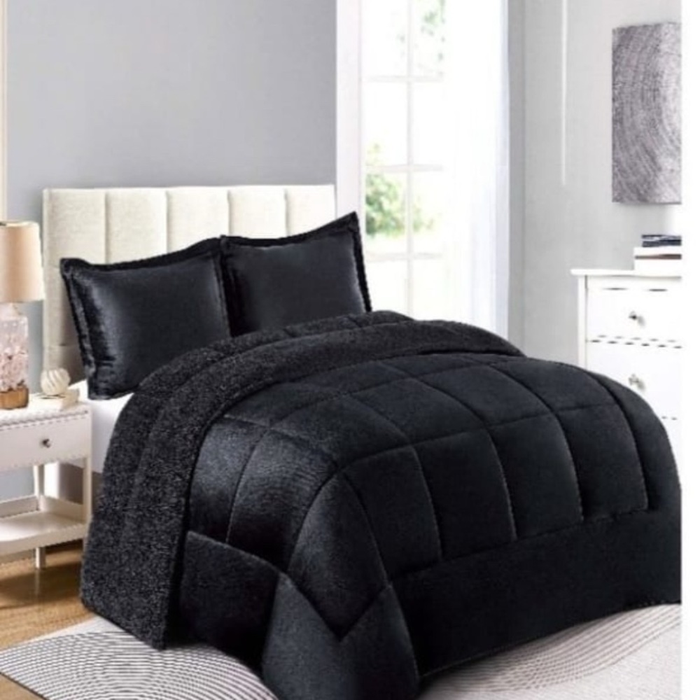 Luxurious Comforter 3 pc Set - Picture 3 of 9